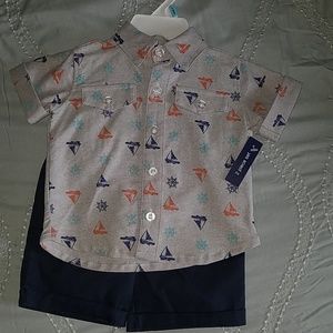 Crown & Ivy baby 2-piece shorts set